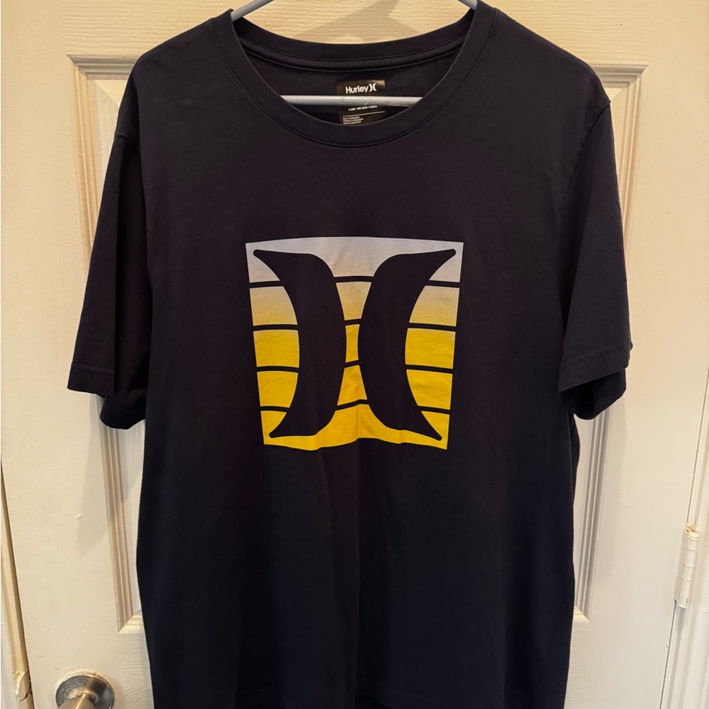 Hurley Men's Navy Blue T-Shirt with Yellow Graphic